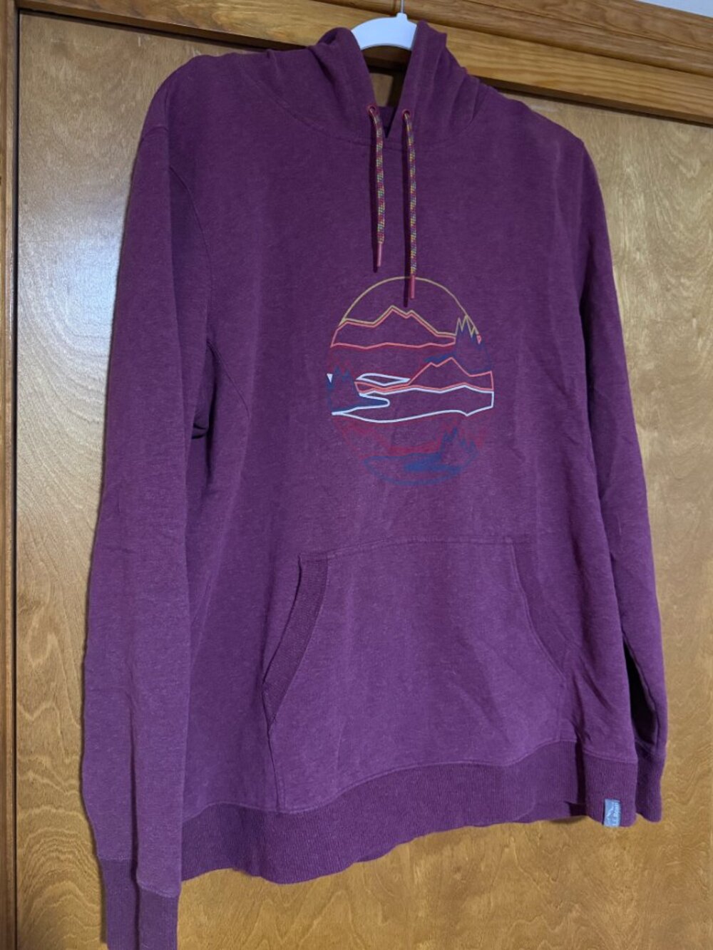 LL Bean Womens Graphic Hoodie Sweatshirt Plum Maroon Mountain XL Reg 505617